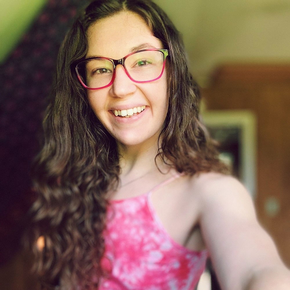 Meet your Posher, Adelia